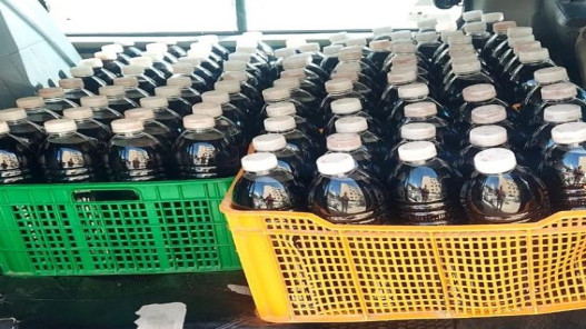  الغذاء والدواء: إتلاف 750 لترا من العصائر الرمضانية ضبطت داخل مركبة 