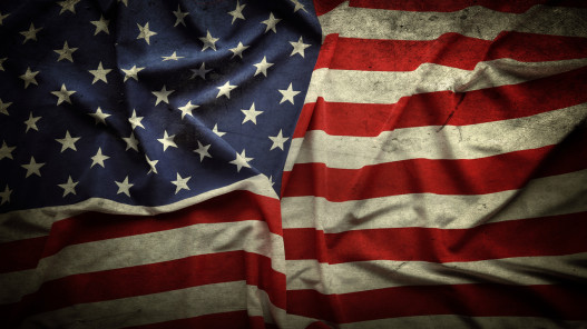  الولايات المتحدة تلغي وضع الحماية المؤقتة للاجئين اليمنيين وتمنح المغادرين منهم مكافأة وتذكرة 