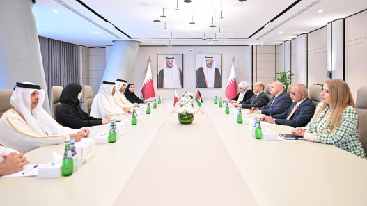  وزير العمل يبحث زيادة الاستفادة من الكفاءات الأردنية في السوق القطري 