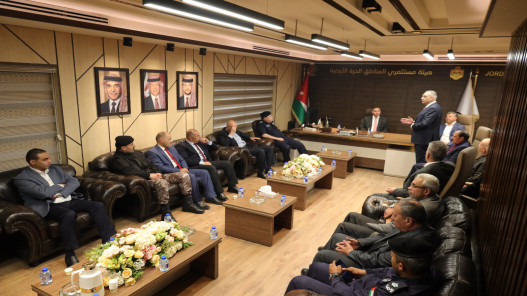  محافظ الزرقاء خلال زيارته لمستثمري المناطق الحرة: أبوابنا مفتوحة لتلقي أي ملاحظات أو شكاوى 