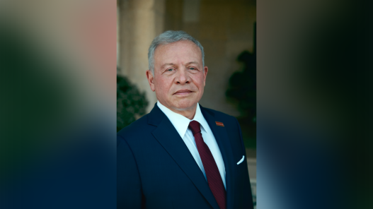  الملك يعود إلى أرض الوطن بعد زيارة إلى المملكة المتحدة 