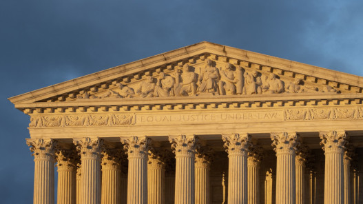  الجمارك الأميركية توقف تحصيل رسوم اعتبرتها المحكمة العليا غير قانونية 