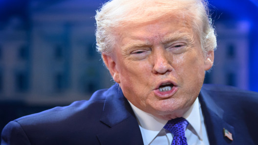  ترامب يحذر دول العالم من أي "ألاعيب" إثر قرار المحكمة العليا بشأن التعرفات الجمركية 