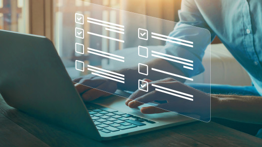  تمديد فترة استبانة قياس آراء موظفي القطاع العام حول دوام الـ4 أيام 