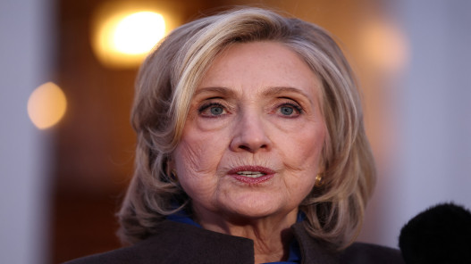  هيلاري كلينتون تطالب بمثول ترامب أمام لجنة إبستين 