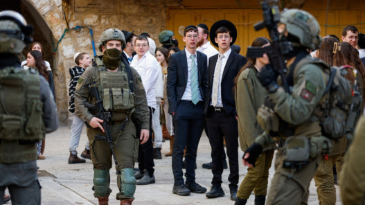  شهيدان وثلاث إصابات برصاص المستوطنين في قريوت جنوبي نابلس 