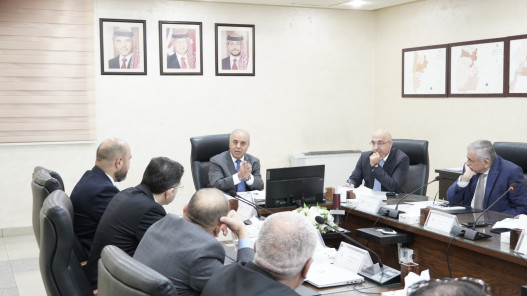  وزير التعليم العالي يطالب الجامعات الرسمية بإعداد خططها المالية للأعوام 2026-2029 