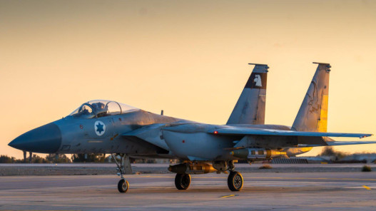  الجيش الإسرائيلي يعلن قصف مقار للاستخبارات العسكرية في طهران 