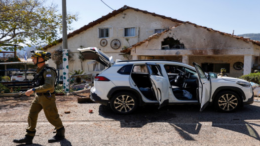  حزب الله يتبنى مجددا قصف موقع عسكري بشمال إسرائيل ردا على غاراتها في لبنان 