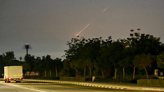  سكان دبي يتلقون تنبيهات على هواتفهم بشأن "تهديدات صاروخية محتملة" 