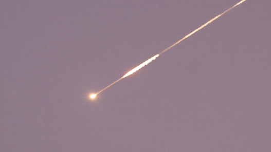  إسرائيل تعلن رصد إطلاق صواريخ من إيران 