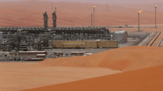  السعودية اعترضت 21 مسيّرة في الربع الخالي كانت متجهة إلى حقل شيبة 