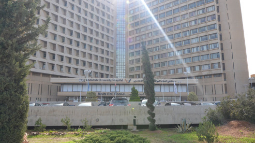  تصاعد دخان في مستشفى الملك عبدالله المؤسس إثر تماس كهربائي بغرفة غير مخصصة للمرضى 