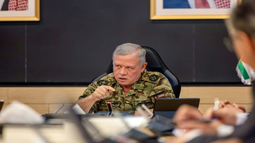  الملك يؤكد ضرورة الاستعداد لأي طارئ وضمان توافر السلع الأساسية 