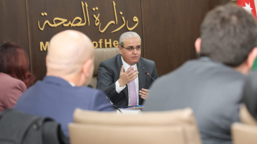  وزير الصحة يشدد على ضرورة الحفاظ على مستويات كافية وآمنة من المخزون الدوائي 