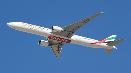  الإمارات: إغلاق مؤقت وجزئي للمجال الجوي كإجراء احترازي استثنائي 