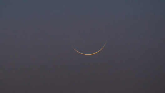  36 دقيقة مدة مكث هلال شوال و15 ساعة عمره عند الغروب الخميس في الأردن 