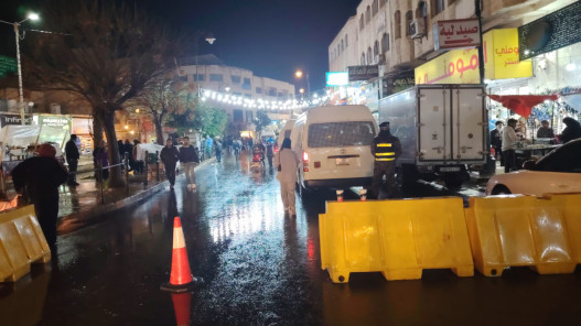  بلدية جرش تكثف رقابتها وتغلق مداخل الوسط التجاري للحد من الازدحام 