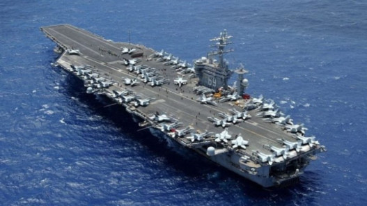 مسؤولان أميركيان: حاملة الطائرات فورد ستتوجه لميناء بعد تعرضها لحريق 