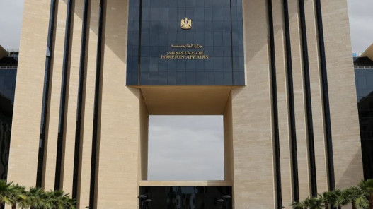  وزارة الخارجية المصرية: نواصل الجهود لخفض التصعيد في حرب إيران 