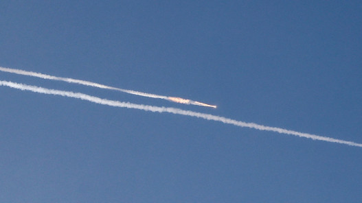  الجيش الإسرائيلي يقول إنه يتصدى لصواريخ إيرانية 