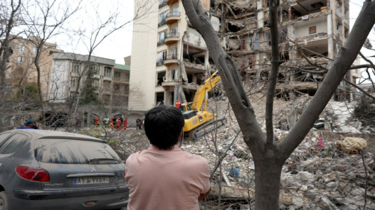  مقتل 12 شخصا بضربات أميركية إسرائيلية على إيران 