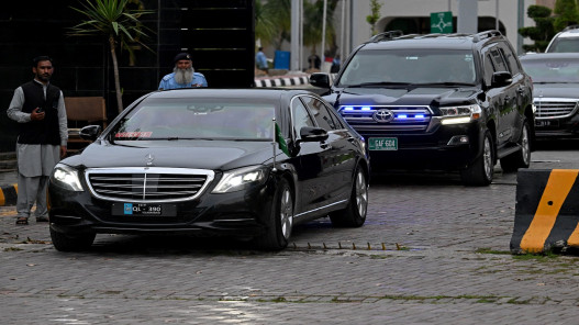  رئيس الوزراء الباكستاني: عازمون على جمع طهران وواشنطن على طاولة المفاوضات 