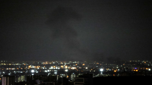  انفجارات وانقطاع للكهرباء في طهران.. وإيران تجدد هجومها على إسرائيل 