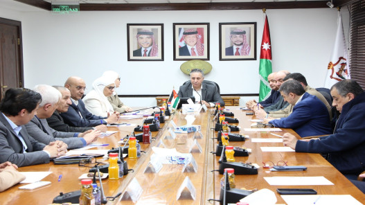  وزير الصناعة: توفر كميات كافية من الزيوت النباتية في السوق المحلية 