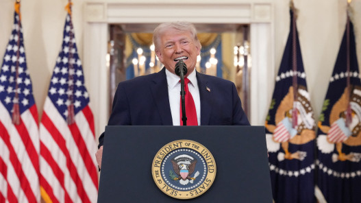  ترامب: إسقاط مقاتلة أميركية لن يؤثر على المحادثات مع إيران 