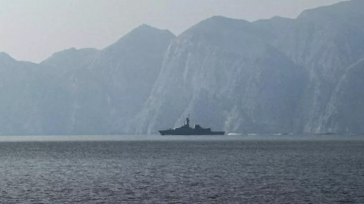  عُمان وإيران تبحثان ضمان انسيابية العبور في مضيق هرمز 