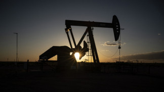 النفط يرتفع قبيل اجتماع أوبك+ لمناقشة خفض الإنتاج