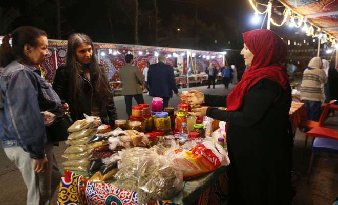 "بازارات رمضانية" تمكّن الجمعيات الخيرية من بيع منتجاتها