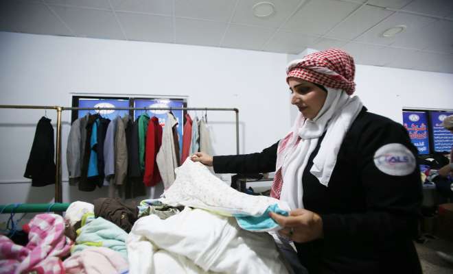 مبادرة تطوعية في المفرق لإيصال تبرعات عينية للمحتاجين